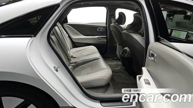 Hyundai Ioniq 6 Prestige, 2023 12