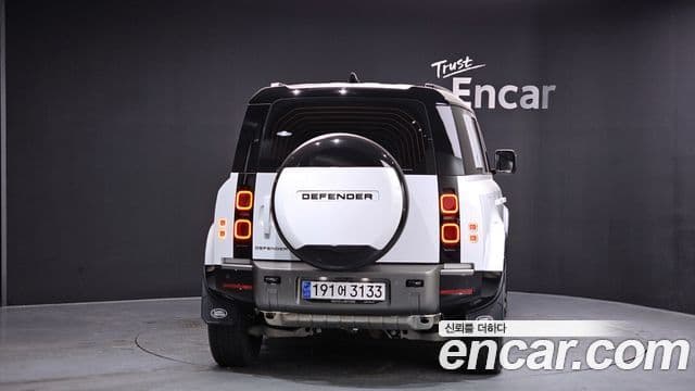 Land Rover Defender (L663) 110 P300 X-Dynamic SE, 2024 4