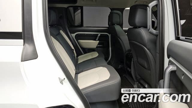 Land Rover Defender (L663) 110 P300 X-Dynamic SE, 2024 12