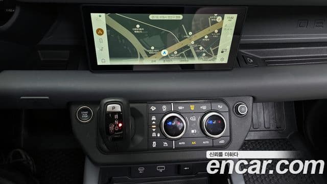 Land Rover Defender (L663) 110 P300 X-Dynamic SE, 2024 14