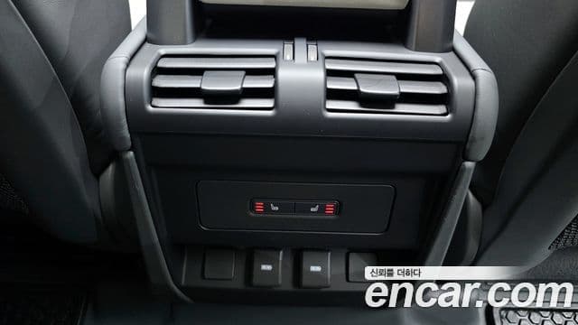 Land Rover Defender (L663) 110 P300 X-Dynamic SE, 2024 18