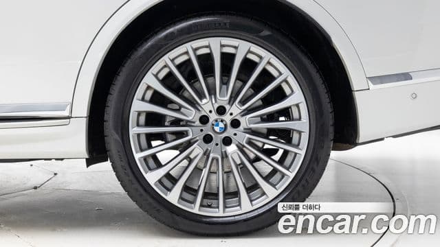 BMW X7 (G07) xDrive 40i Design Pure Excellence 6인승, 2025 все фото