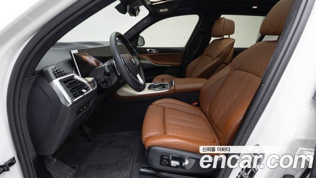 BMW X7 (G07) xDrive 40i Design Pure Excellence 6인승, 2025 8