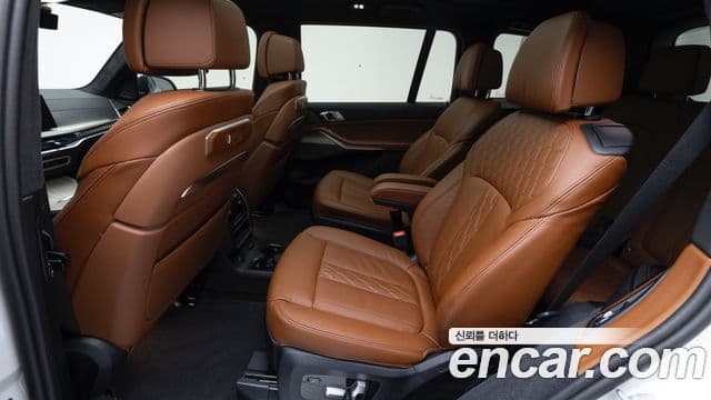 BMW X7 (G07) xDrive 40i Design Pure Excellence 6인승, 2025 9