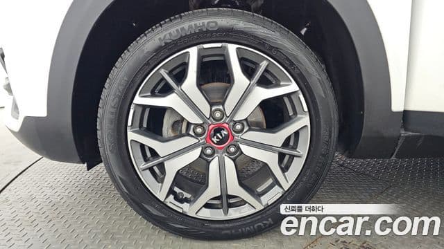 Kia Seltos Signature, 2021 все фото