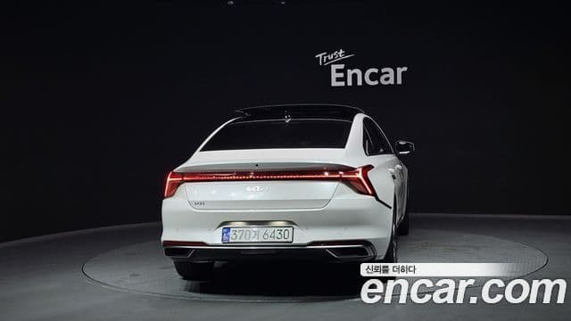 Kia K8 Signature, 2023 4