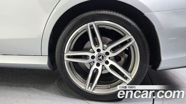 Mercedes-Benz E-класс W213 AMG Line, 2020 все фото