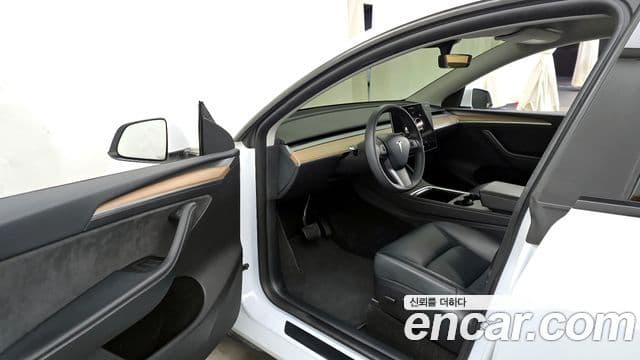 Tesla модель Y, 2023 10