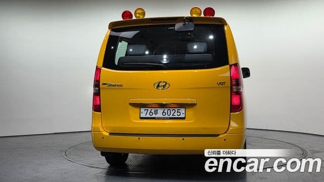 Hyundai Grand Starex детский перевозочный автомобиль, 2015 4