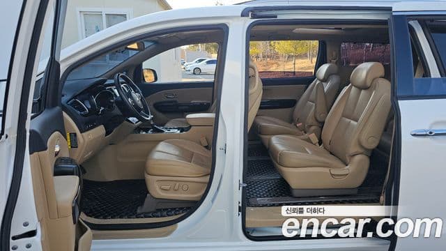 Kia The / новый New Carnival Noblesse, 2019 10