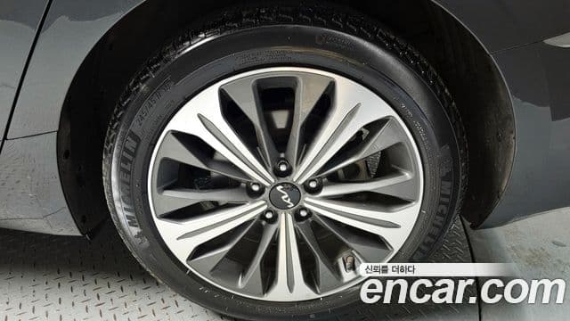 Kia K8 гибрид Signature, 2023 все фото