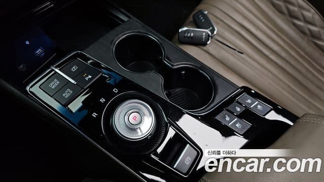 Kia K8 гибрид Signature, 2023 9