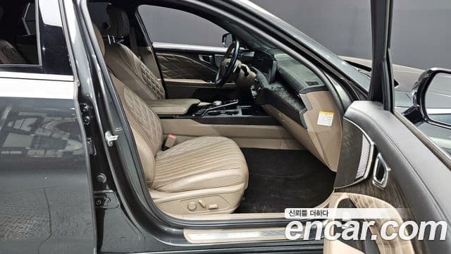 Kia K8 гибрид Signature, 2023 11