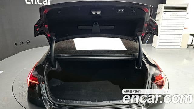 Kia K8 гибрид Signature, 2023 20