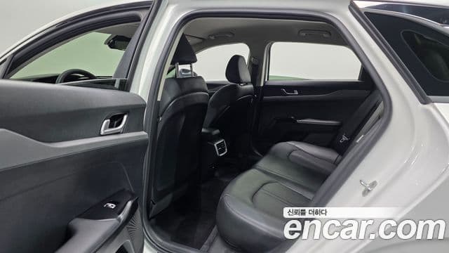 Kia K5 3세대 Trendy, 2021 12