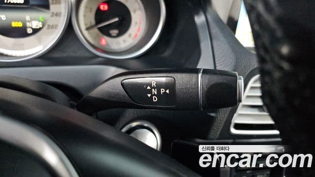 Mercedes-Benz E-класс W212 E200 кабриолет, 2015 9