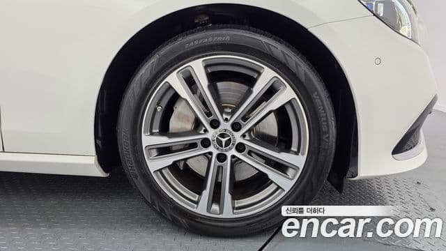 Mercedes-Benz E-класс W213 Avantgarde, 2021 все фото