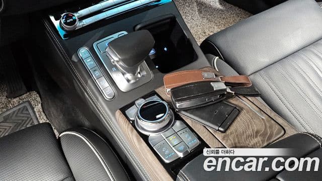 Genesis G90 Premium Luxury, 2020 9