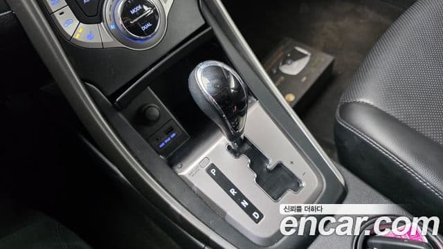 Hyundai Avante MD M16 GDI Avenue, 2013 9