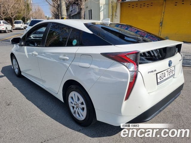 Toyota 프리우스 4세대 1.8 E, 2018 все фото