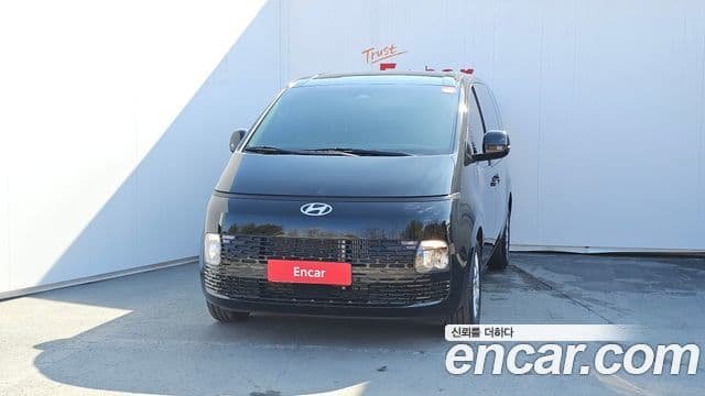 Hyundai Staria Modern, 2025 3