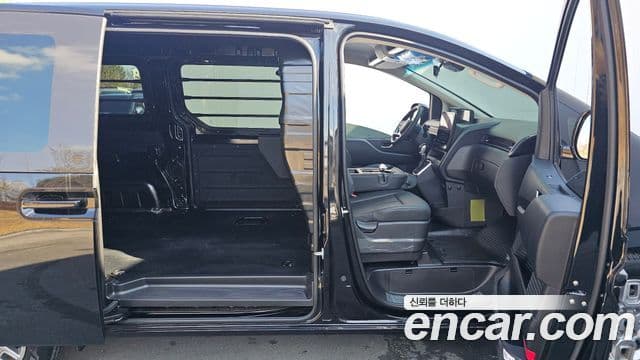 Hyundai Staria Modern, 2025 11