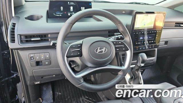 Hyundai Staria Modern, 2025 13