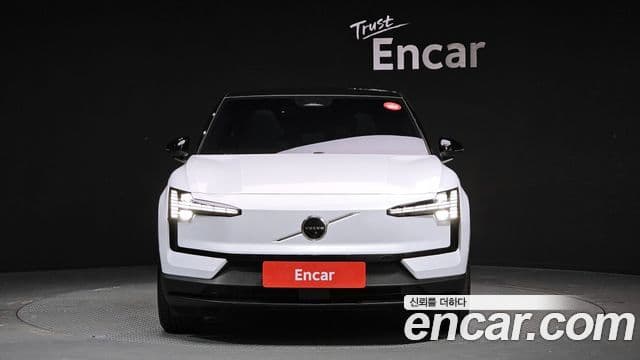 Volvo EX30 Ultra, 2025 3