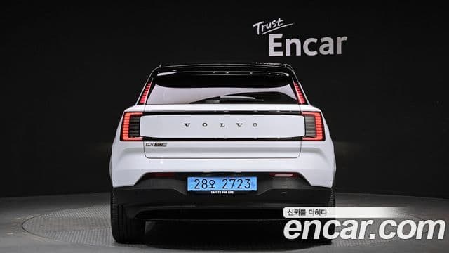 Volvo EX30 Ultra, 2025 4