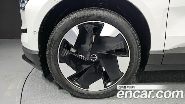 Volvo EX30 Ultra, 2025 все фото