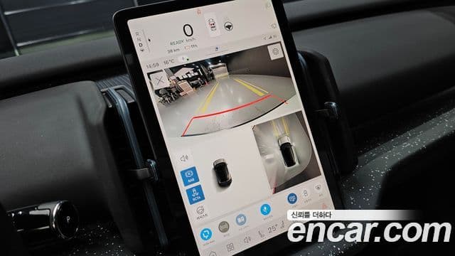 Volvo EX30 Ultra, 2025 13