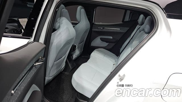 Volvo EX30 Ultra, 2025 16