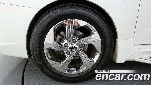 KG모빌리티(SsangYong) Korando 투리스모 4WD outdoor Edition 9인승, 2018 все фото