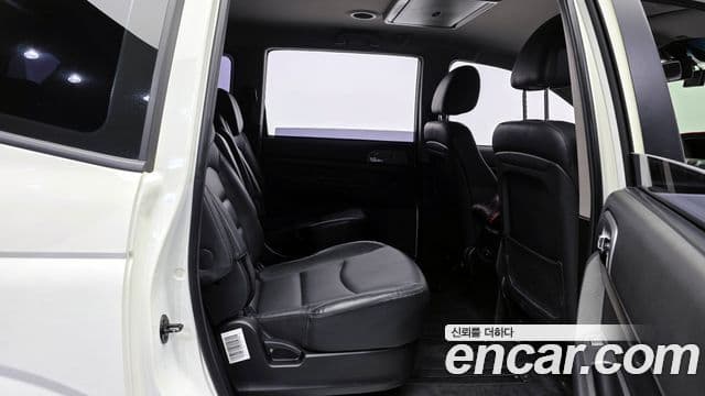 KG모빌리티(SsangYong) Korando 투리스모 4WD outdoor Edition 9인승, 2018 12