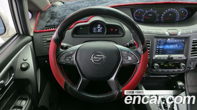 KG모빌리티(SsangYong) Korando 투리스모 4WD outdoor Edition 9인승, 2018 13