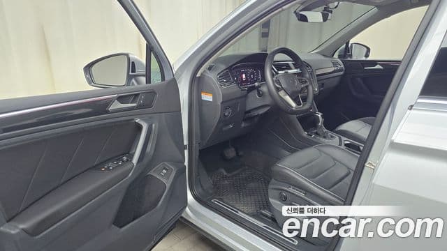 Volkswagen Tiguan 2세대 Premium, 2022 10