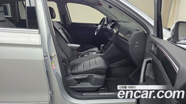Volkswagen Tiguan 2세대 Premium, 2022 11