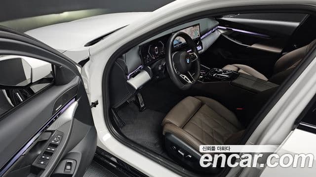 BMW 5시리즈 (G60) 520i M Sport, 2025 11