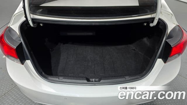 Hyundai Avante MD Premier, 2012 19