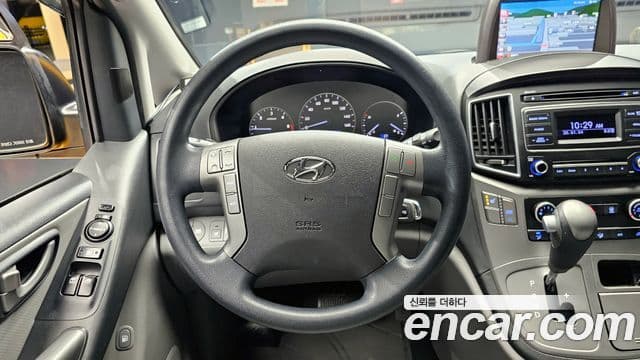 Hyundai Grand Starex детский перевозочный автомобиль, 2017 13