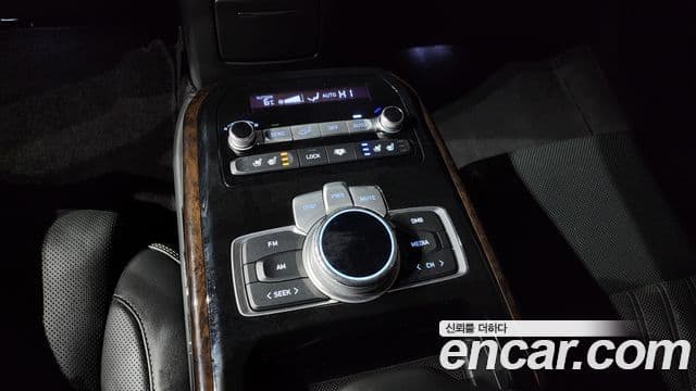 Genesis G90 Premium Luxury, 2019 18