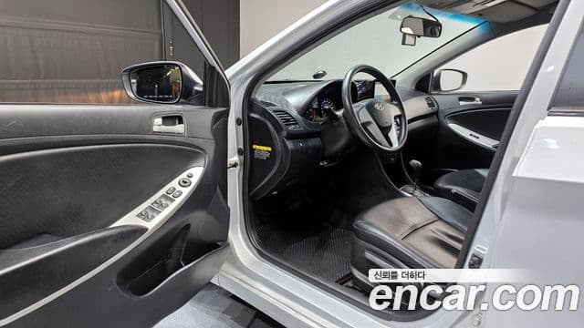 Hyundai Accent(новый кузов / новое поколение) дизель 1.6 VGT Smart, 2015 11