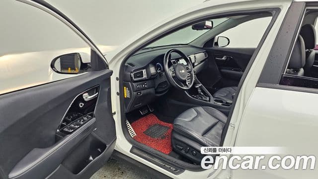 Kia Niro Noblesse, 2017 11