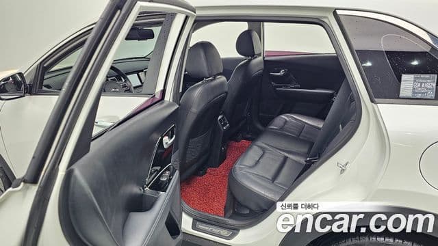 Kia Niro Noblesse, 2017 12