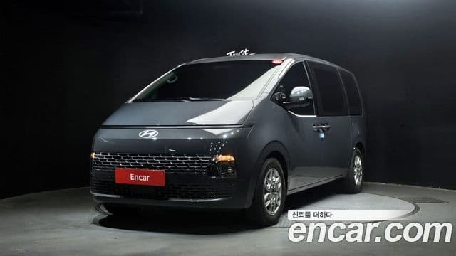 Hyundai Staria Modern, 2025 1