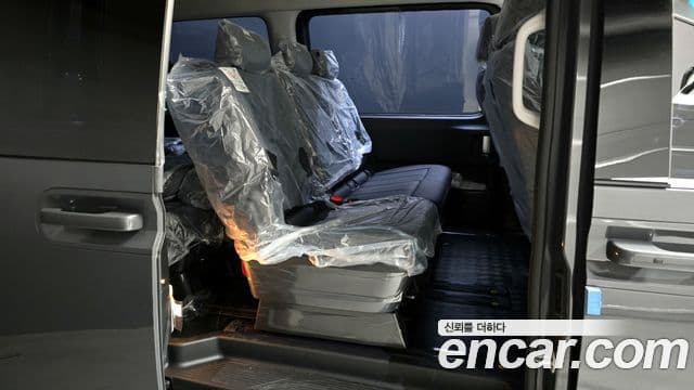 Hyundai Staria Modern, 2025 13