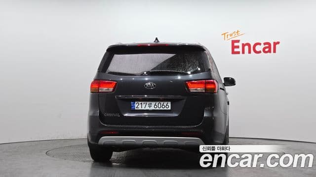 Kia All New Carnival Prestige, 2015 4