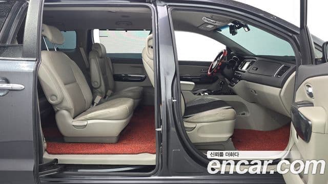 Kia All New Carnival Prestige, 2015 11