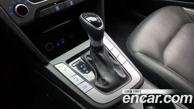 Hyundai Avante AD Style, 2017 9