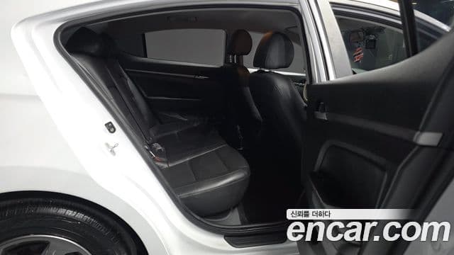 Hyundai Avante AD Style, 2017 12